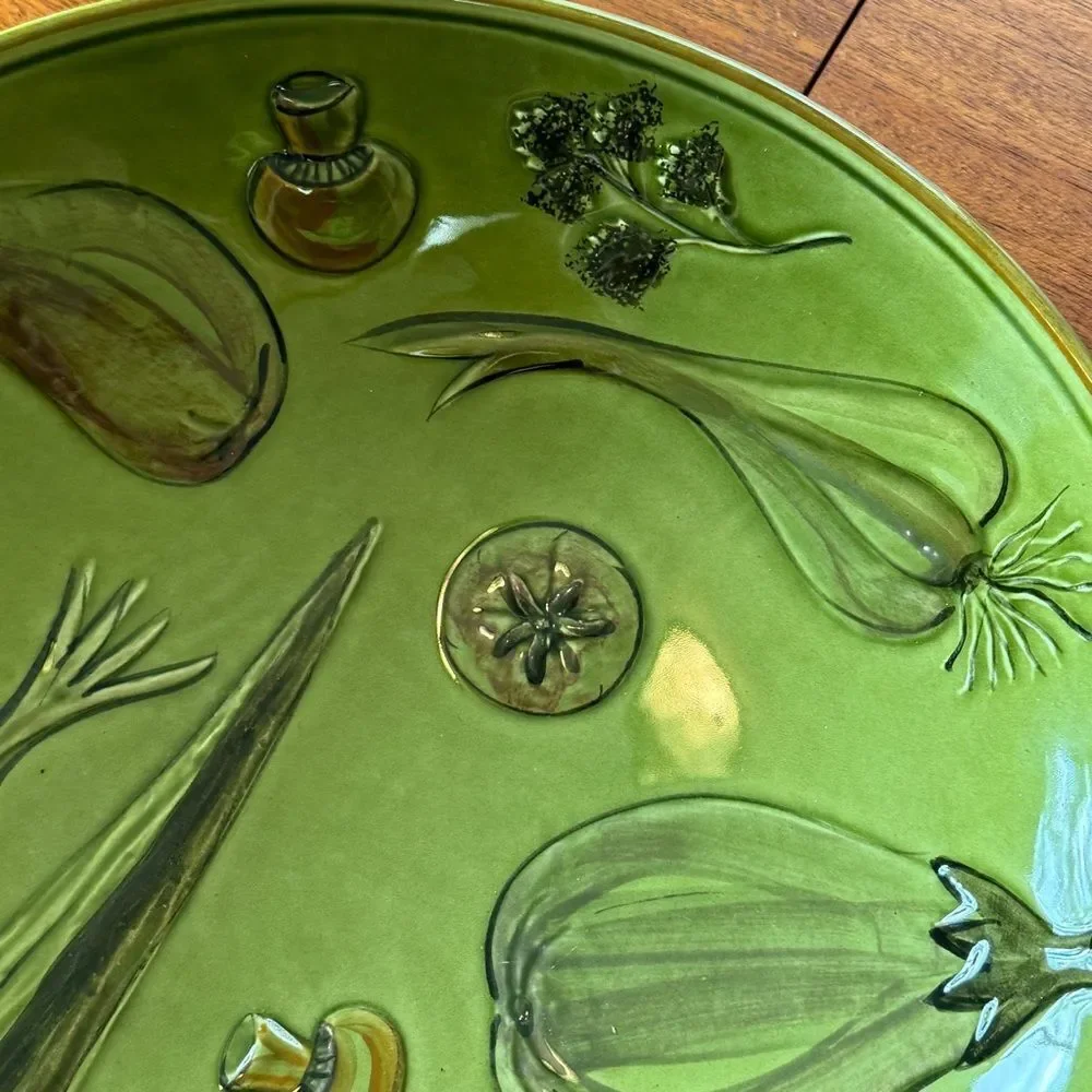 Vintage 1971 Los Angeles Potteries #514 Large 14.5” Pasta Bowl Raised Vegetables